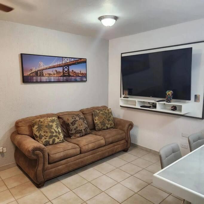 3 Bedroom Townhouse W Garage Blocks From The Beach ปูแอร์โตเปญาสโก ภายนอก รูปภาพ